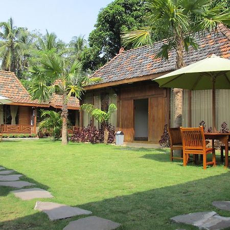 Cempaka Villa Magelang Exterior foto