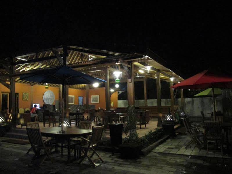Cempaka Villa Magelang Exterior foto