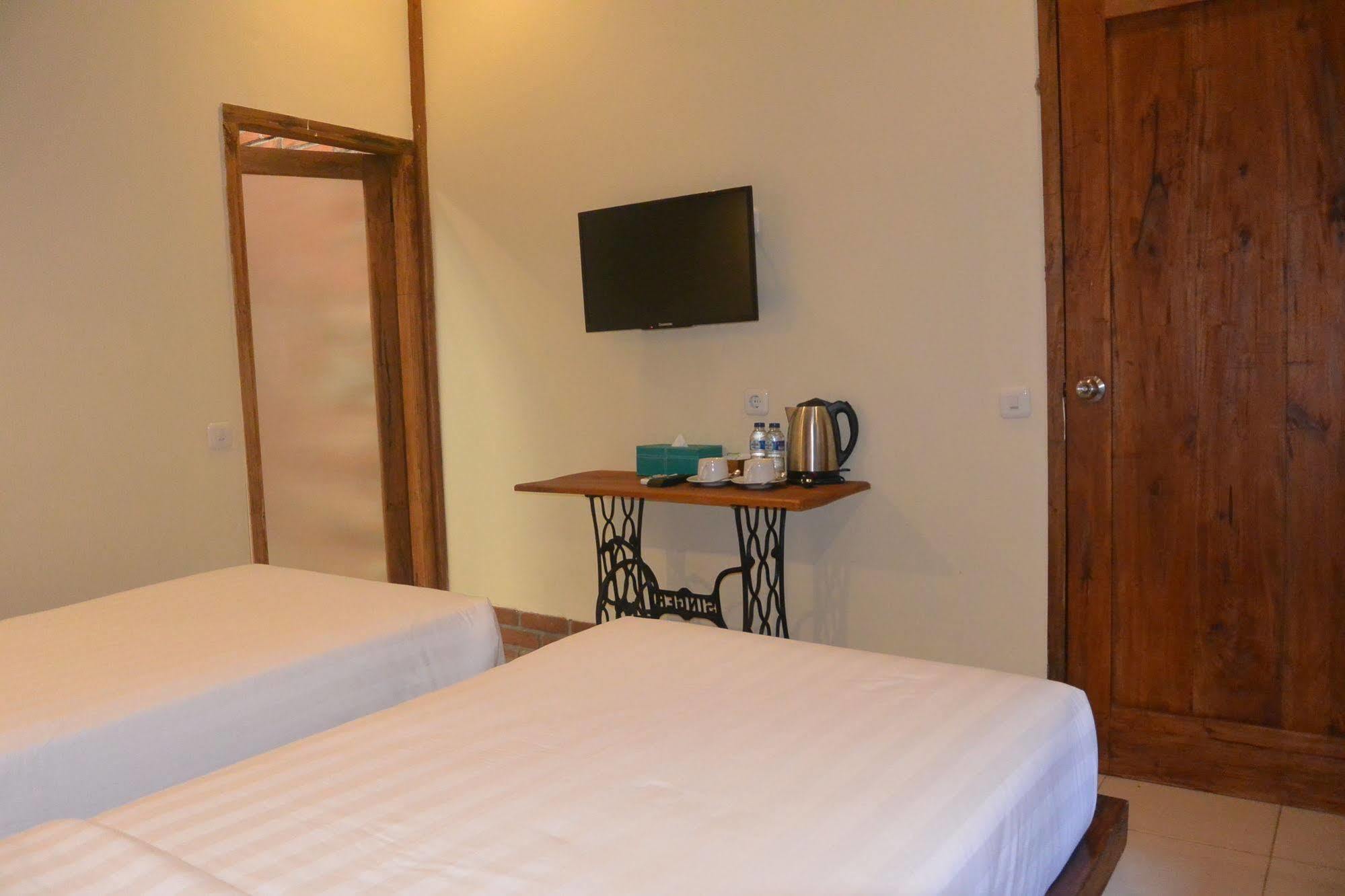 Cempaka Villa Magelang Exterior foto